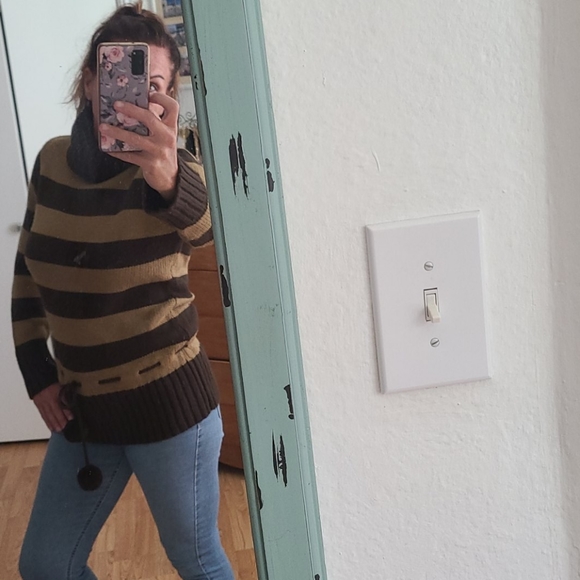 Brown & tan turtleneck sweater - Picture 3 of 4